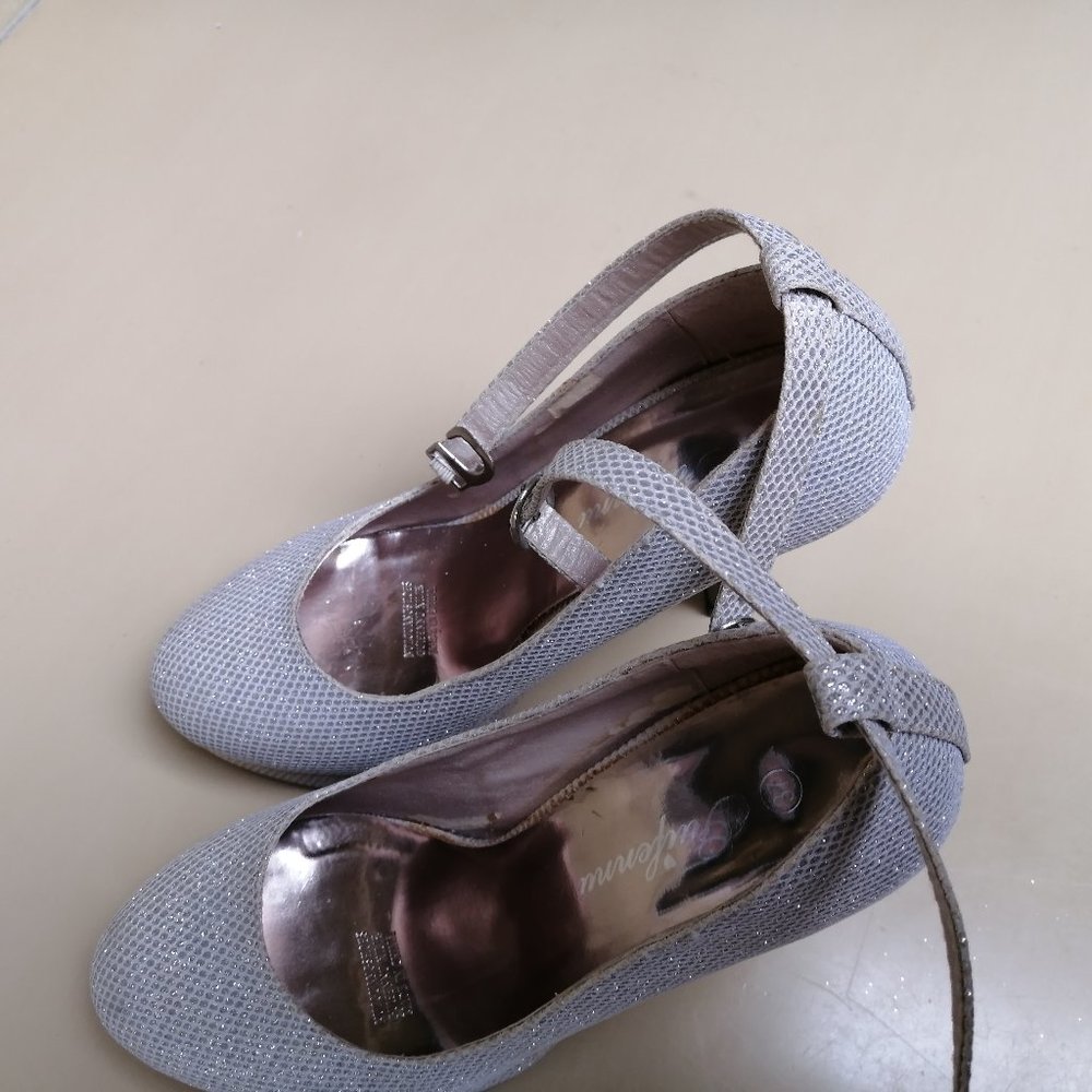 Women's dress shoes